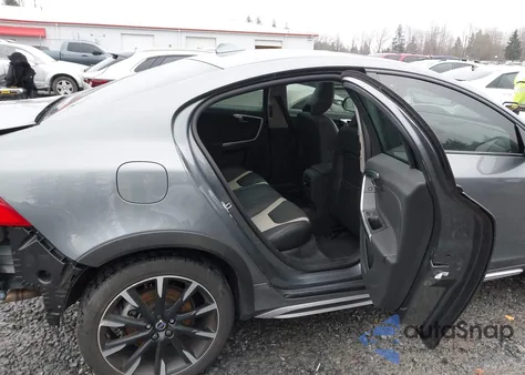 2017 Volvo S60 Cross Country T5 z USA, uszkodzony, nr VIN YV440MUM5H2004290